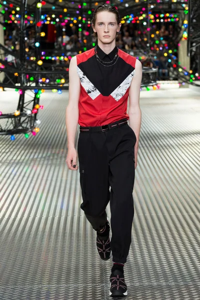 Look 24